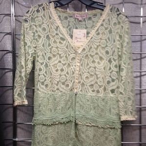 Lace 3/4 button top with cami